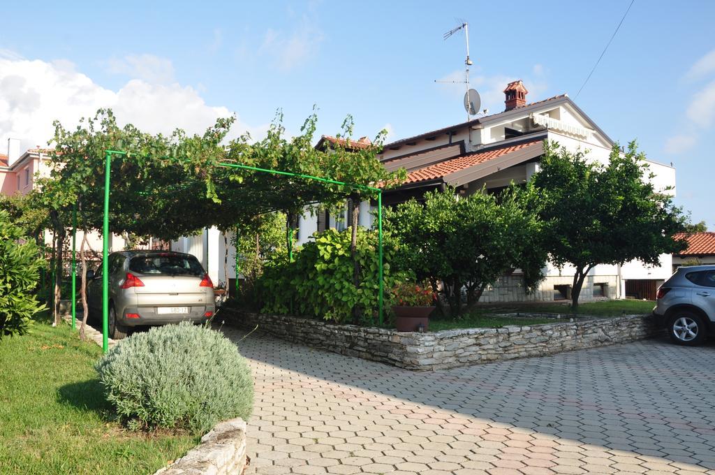 Franko Apartmani Zambratija  Εξωτερικό φωτογραφία