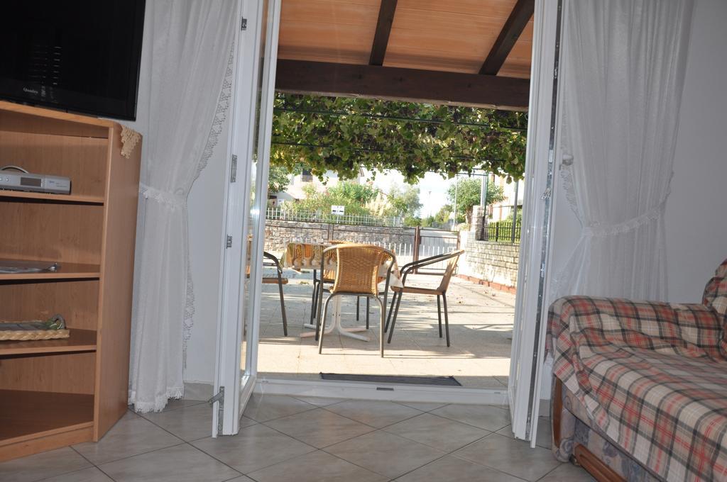 Franko Apartmani Zambratija  Εξωτερικό φωτογραφία