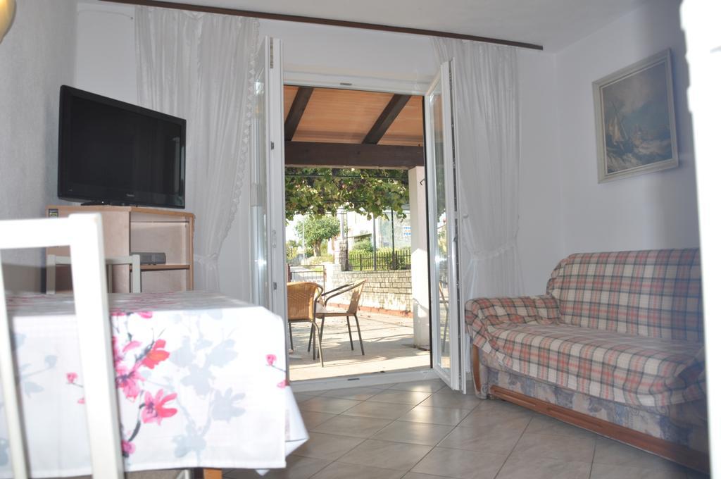 Franko Apartmani Zambratija  Εξωτερικό φωτογραφία